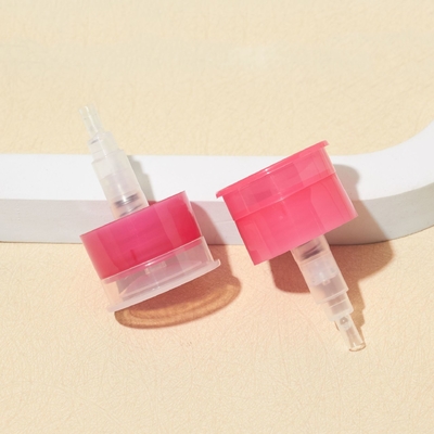 Пластмассовый ПЭТ-материал Красочный 28/410 33/410 0,5cc Дозировка Flip Top Nail Polish Dispenser Remover Oil Pump Устойчивый к утечке