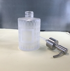 Замороженная сатинировкой бутылка стекла Refillable 250ml насоса распределителя металла