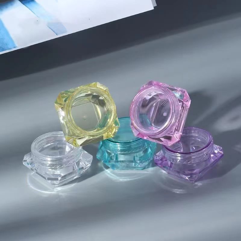 Портативный туристический скит PS Материал 3g 5g Прозрачная кремовая банка с несколькими цветами Поддержка цветной шелковой печати на заказ Используется для пакета по уходу за кожей